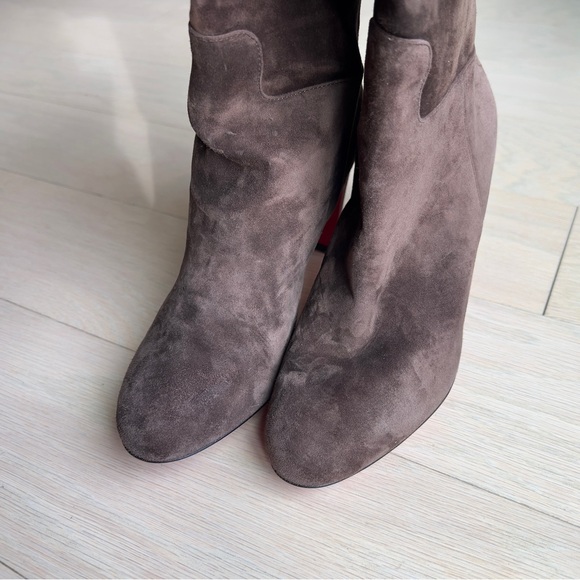 NWOB Christian Louboutin Loo Botta 85 Suede Knee High Boots in Chocolate Brown - Picture 10 of 13